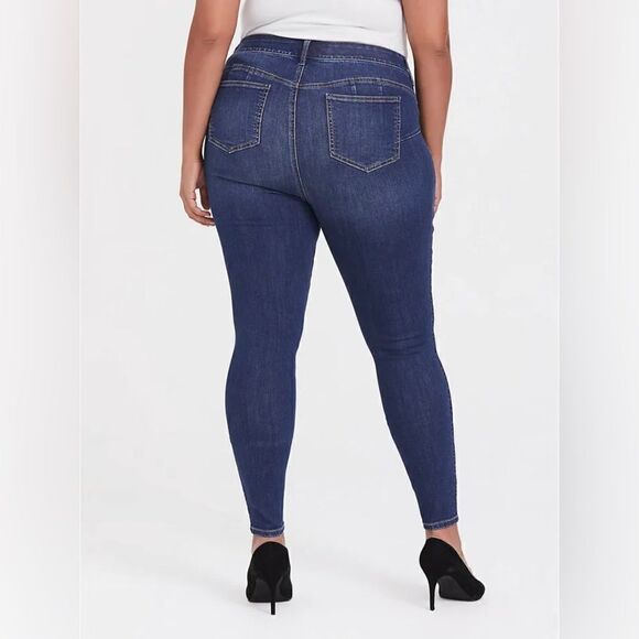 Torrid Bombshell Skinny Premium Stretch High-Rise Jean 24 Tall - Picture 2 of 16